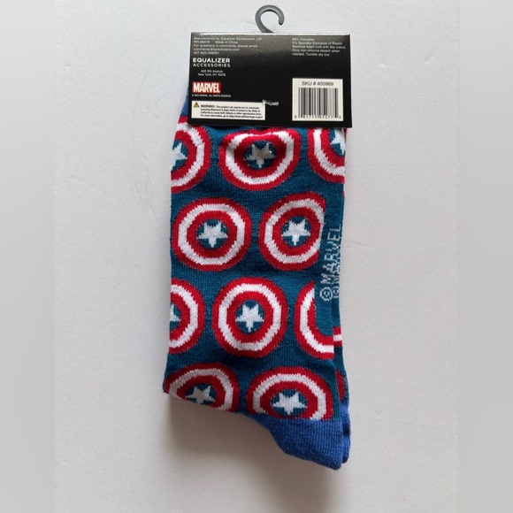 Marvel Captain America Crew Socks Size 9–13 Shield Print NWT - Picture 3 of 5